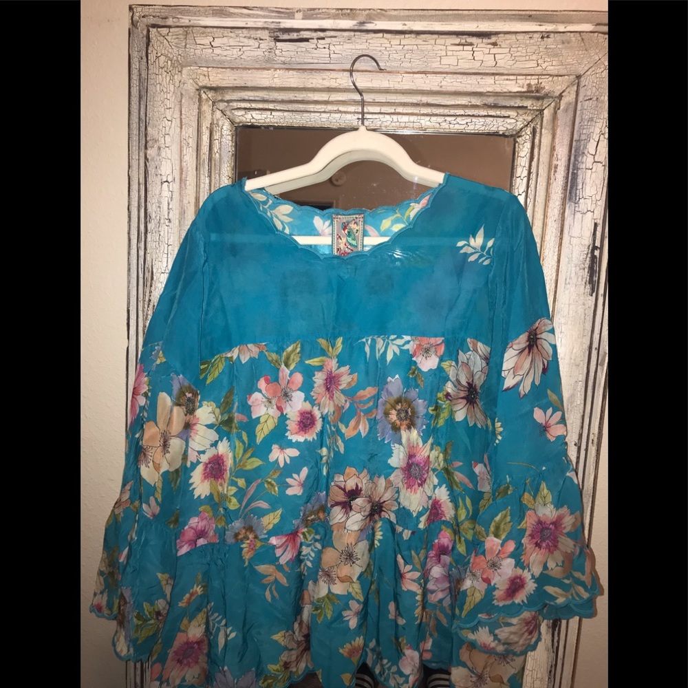 Johnny was gorgeous baby doll floral top.
